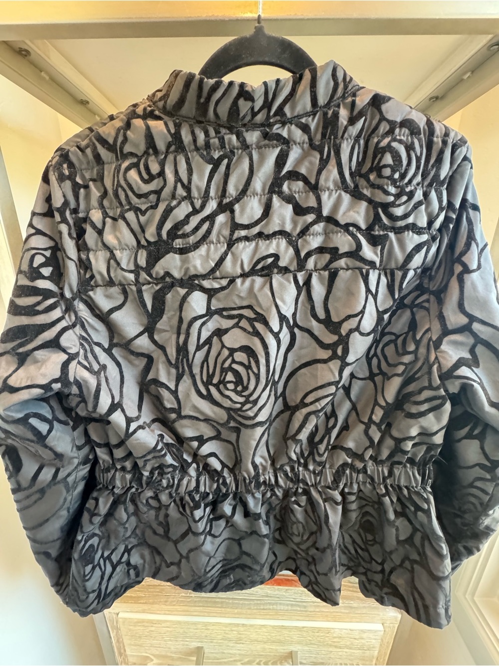 Fabletics Black Gray Floral Quilted Zip Front Jacket - Picture 3 of 8